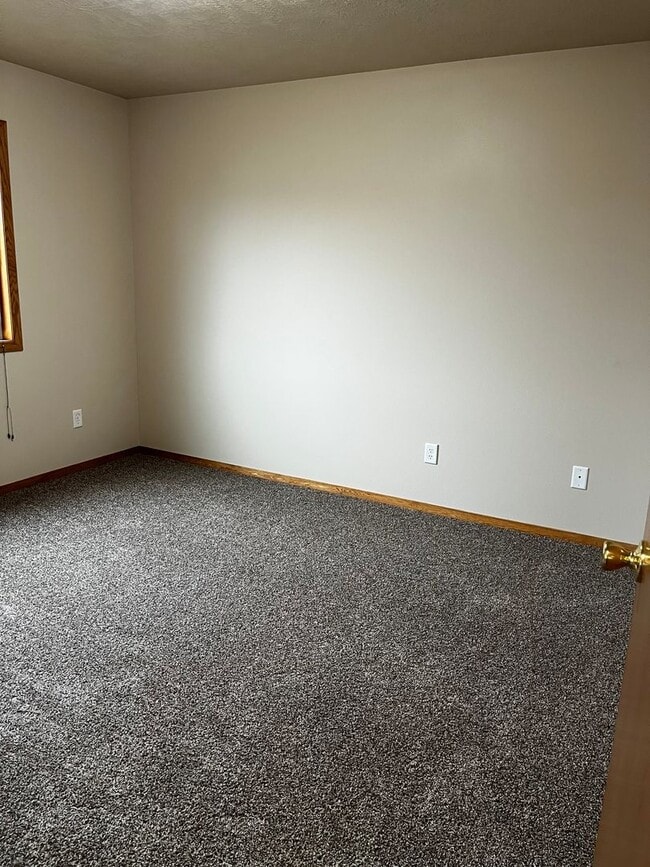 Building Photo - 5 Bed/2 Bath Rental Home on West Side!