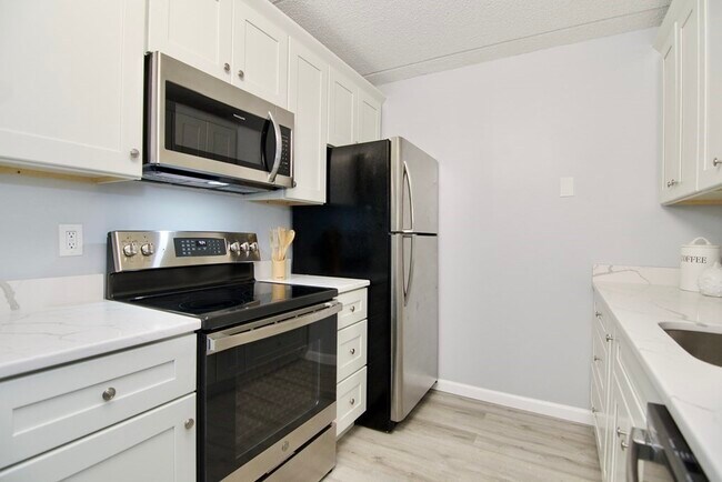 Building Photo - 22 Maple Crest Cir