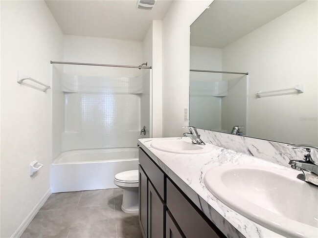 Building Photo - 16506 Mosaic Oar Dr