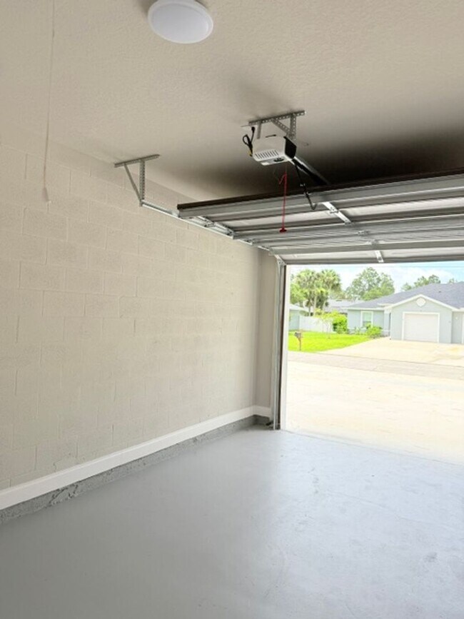 Building Photo - 29 Slumber Path