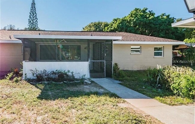 Building Photo - 313 24th Ave E