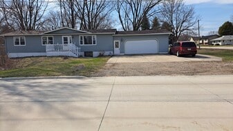 Building Photo - 1712 S Virginia Ave