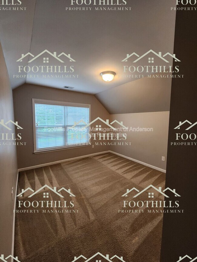 Building Photo - 1027 Whirlaway Cir