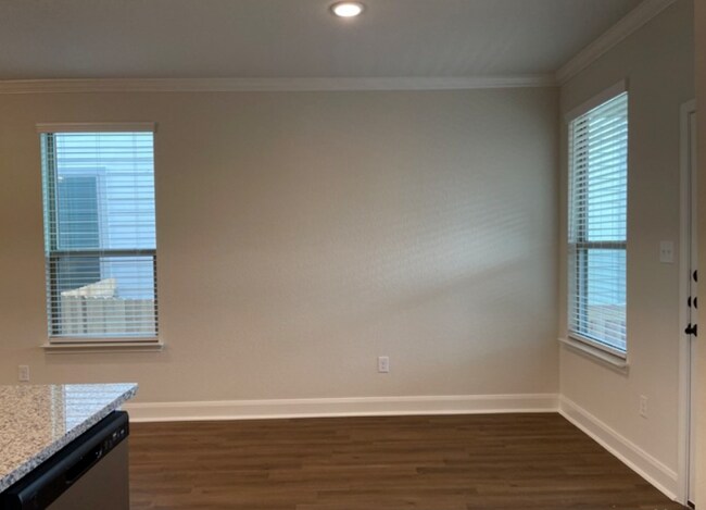 Building Photo - 2206 Sandlewood Cv