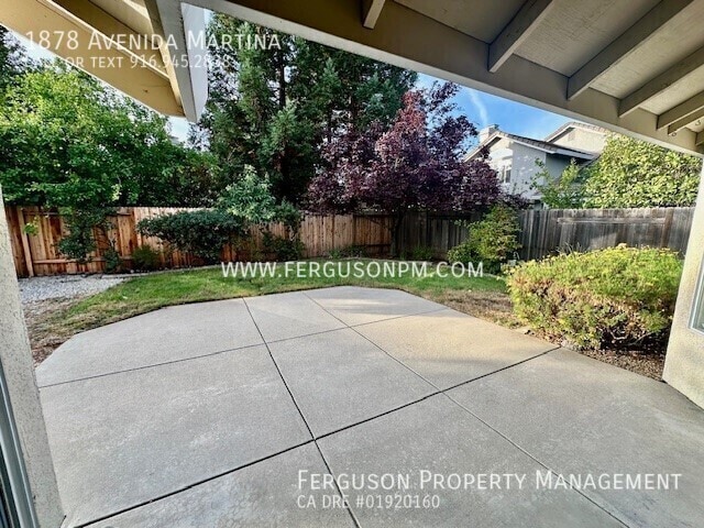 Building Photo - 1878 Avenida Martina