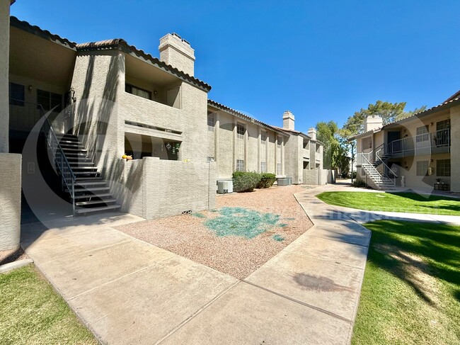 Primary Photo - 533 W Guadalupe Rd