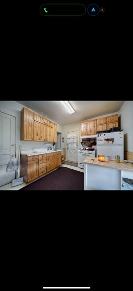 Building Photo - 608 W Kalamazoo Ave