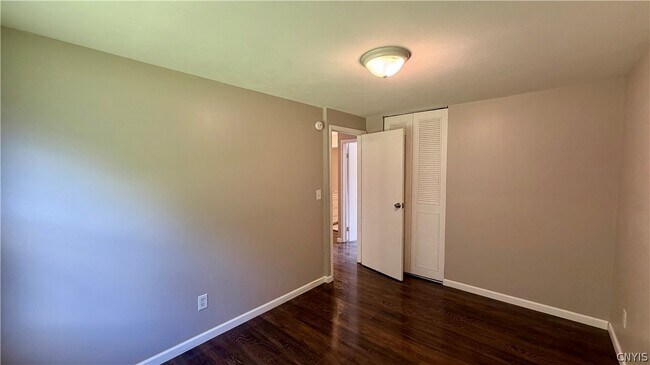 Building Photo - 104 Finwood Dr