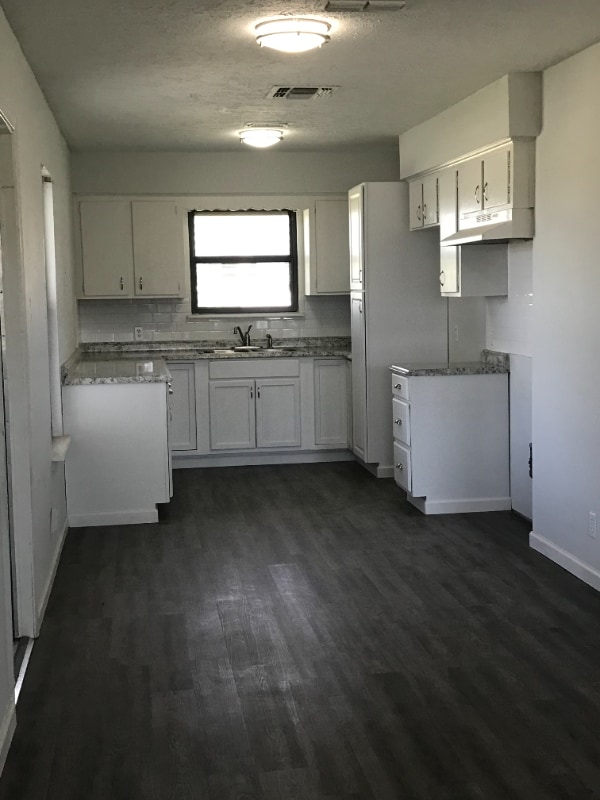 Building Photo - 101 Carole Dr