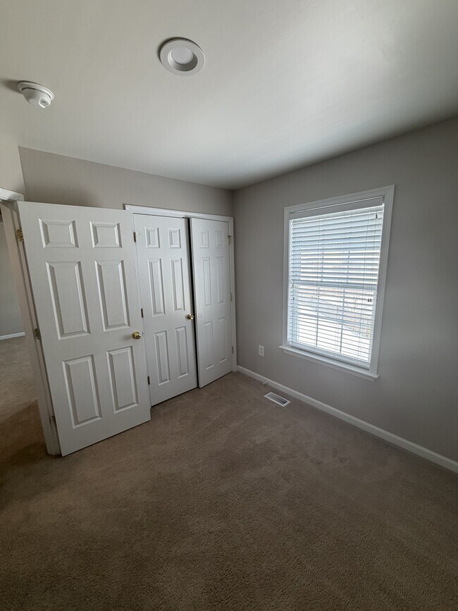 Building Photo - 163 Charlotte Ct