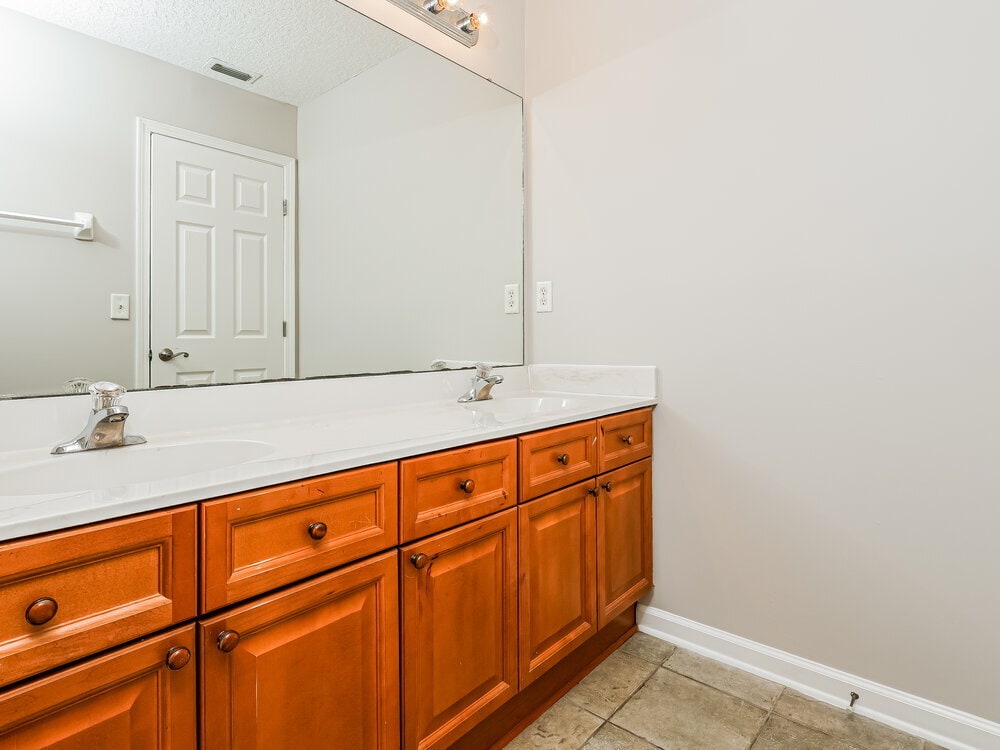 Building Photo - 6267 Pendragon Pl