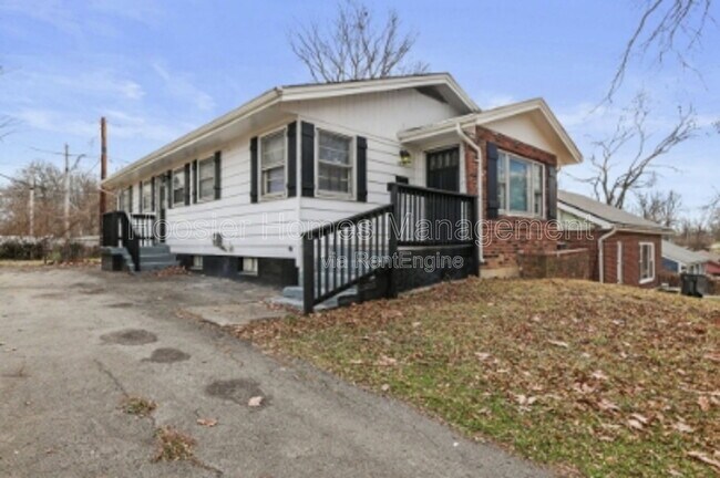 Building Photo - 3337 Houston St