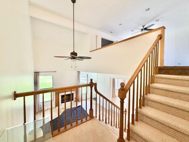 Building Photo - 8758 Oak Park Cir