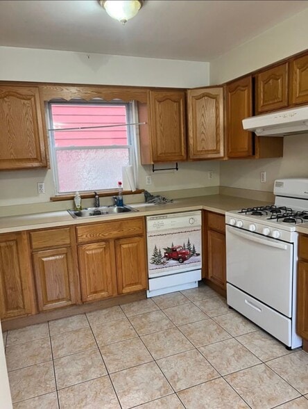 Building Photo - 41 Cleveland Ave