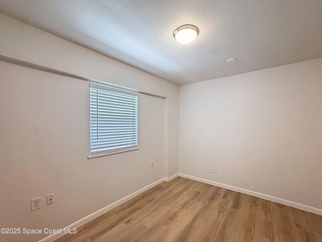 Building Photo - 1500 Highland Ct