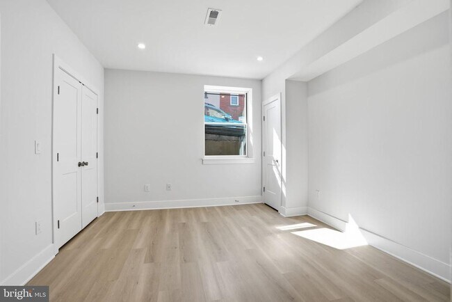 Building Photo - 222 Hermitage St