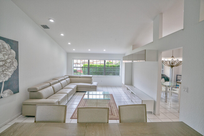 Building Photo - 17221 Boca Club Blvd