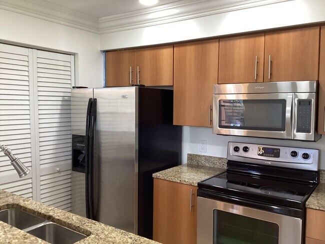 Building Photo - 1385 Crystal Way