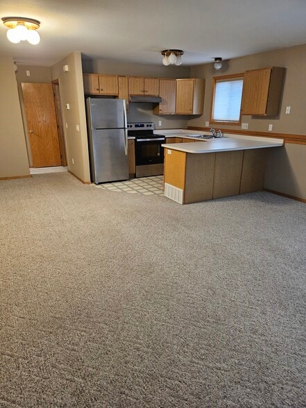 Building Photo - 1726 Lake Elmo Dr