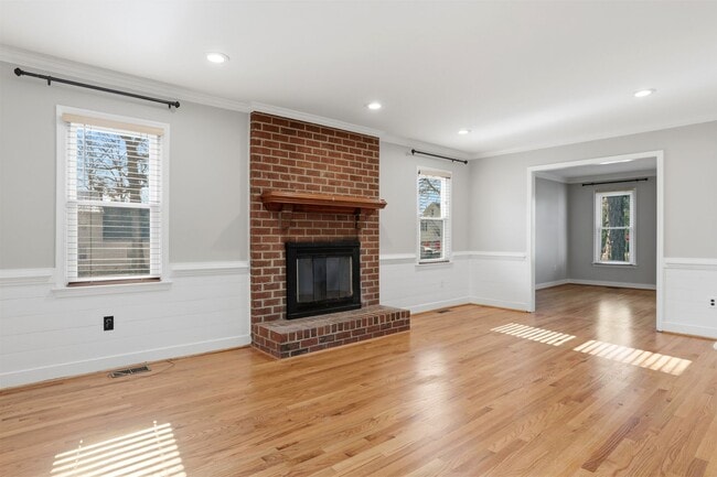 Building Photo - LOVELY 4 BEDROOM HOME IN MONACAN HILLS