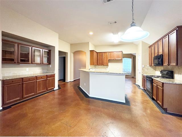 Building Photo - 724 Red Elm Ln