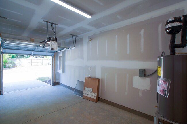Building Photo - 313 Conrad Ln