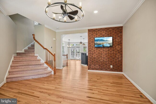 Building Photo - 8154 Skelton Cir