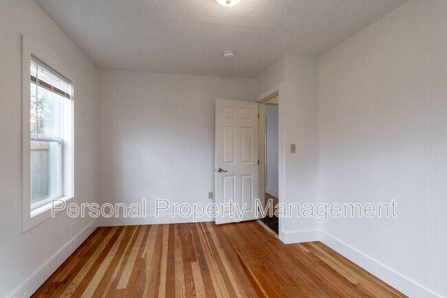 Building Photo - 8006 NW 9th Ave