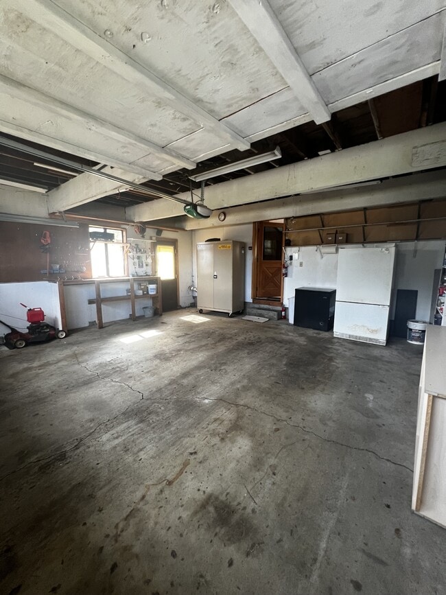 Building Photo - 146 Hawthorn Ln