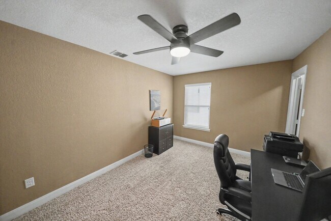 Building Photo - Exquisite 3-bedroom, 2.5-bathroom off 1604 and Culebra Road - Realtor Commission: $500