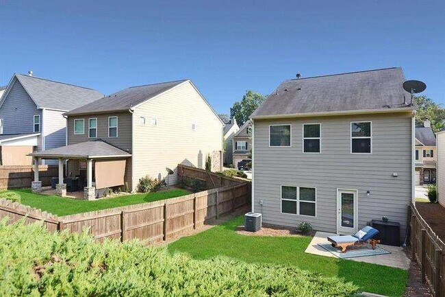 Building Photo - 307 Lakeside Ln