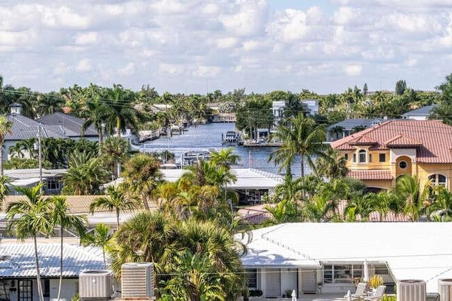 Building Photo - 2401 N Ocean Blvd