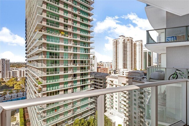 Building Photo - 1100 S Miami Ave