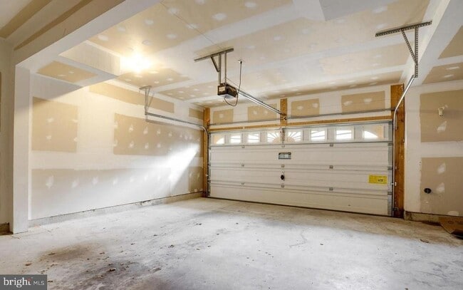 Building Photo - 25859 Kirkwood Square