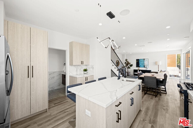 Building Photo - 2015 1/2-1951 Preuss Rd