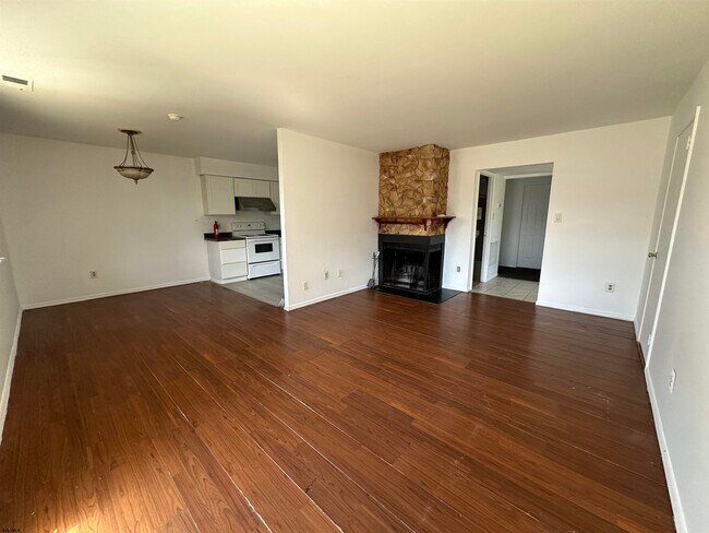 Building Photo - 2734 Evergreen Ct