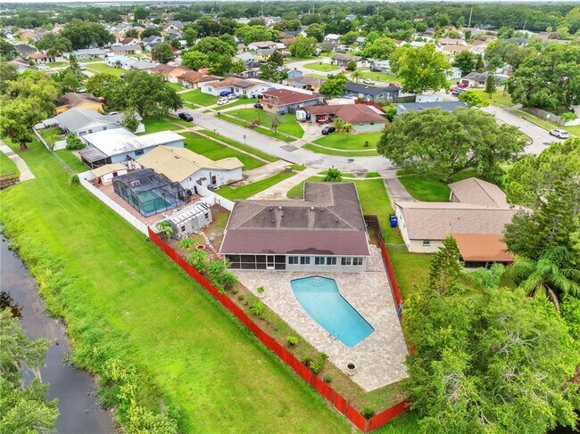 Building Photo - 1395 Meadowbrook St
