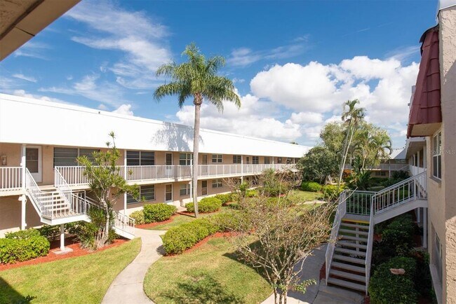 Building Photo - 10032 65th Ave N