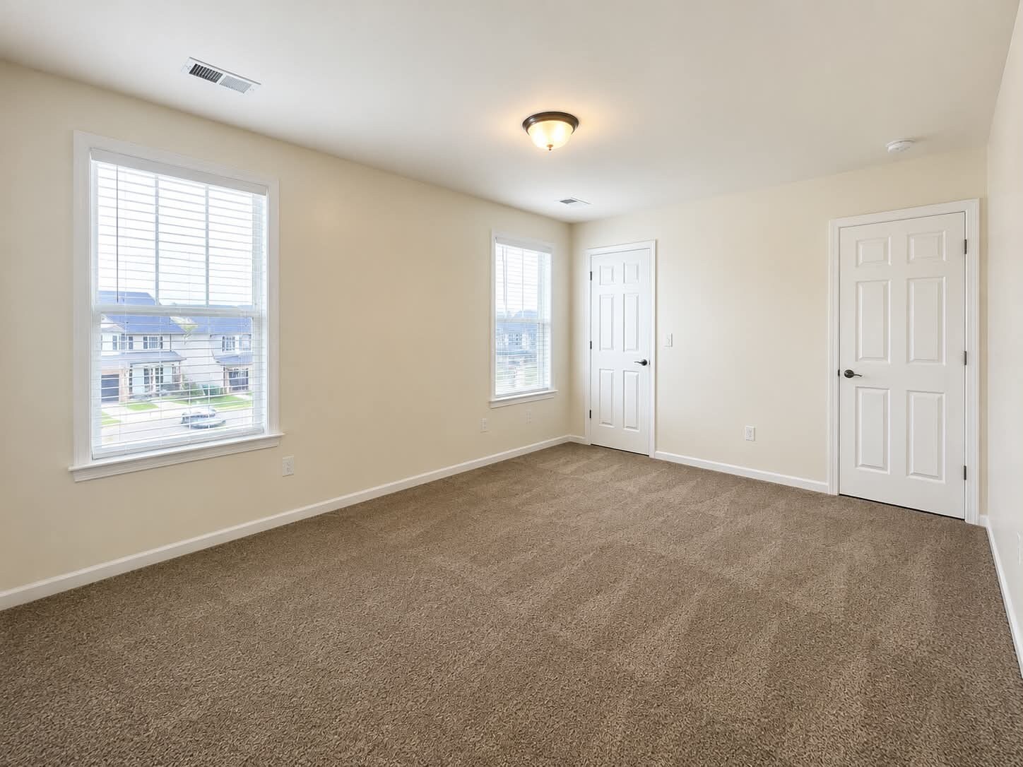 Building Photo - 351 Cardwell Ln
