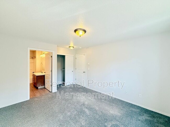 Building Photo - 3412 NE 66th Ave