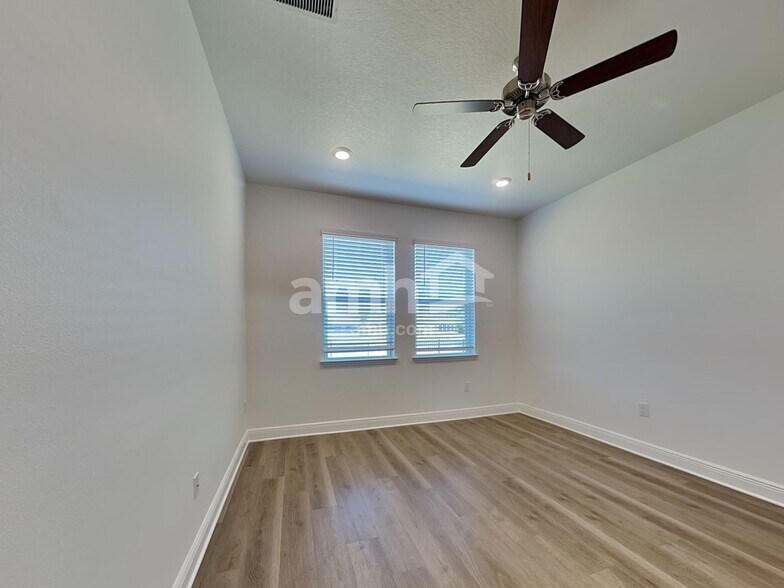Building Photo - 6387 Atlantic Bch Ave