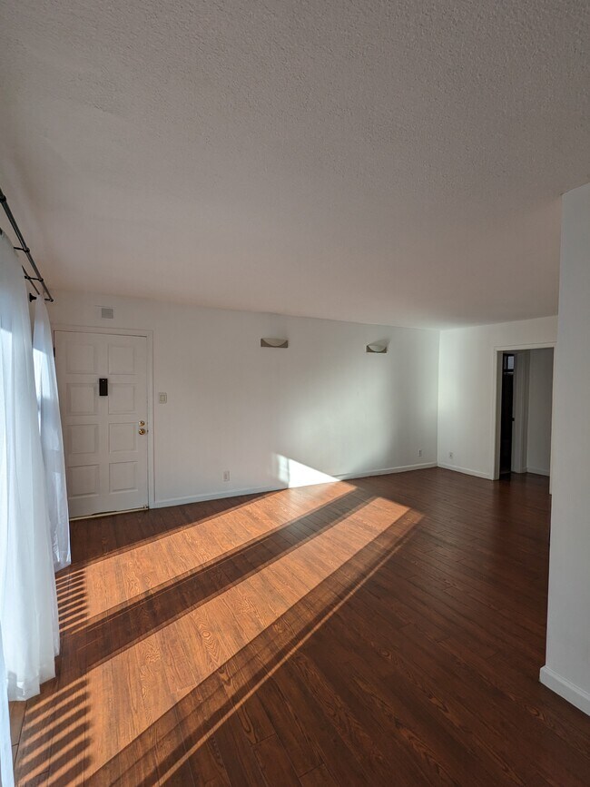 Building Photo - 3813 Huron Ave