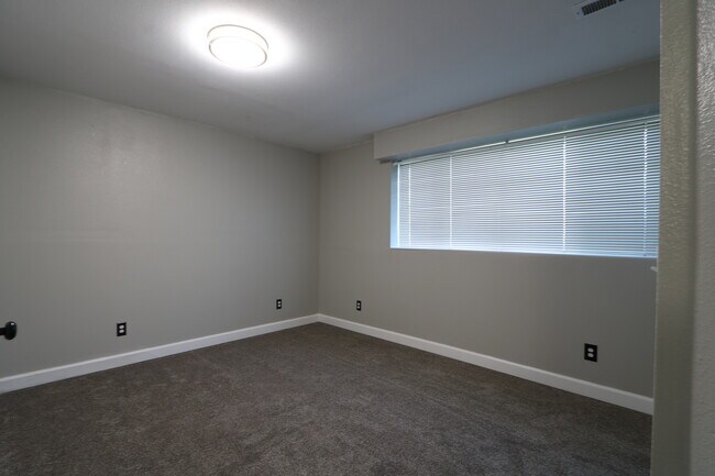 Building Photo - 9663 N Ptarmigan Dr