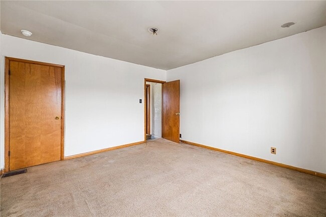 Building Photo - 1115 1/2 Church Avenue Unit