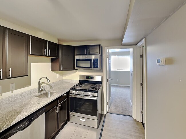 Building Photo - Lantern Square Apartments-B5
