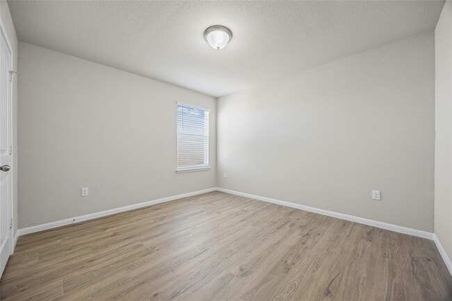 Building Photo - 3103 Crystal Bend Dr