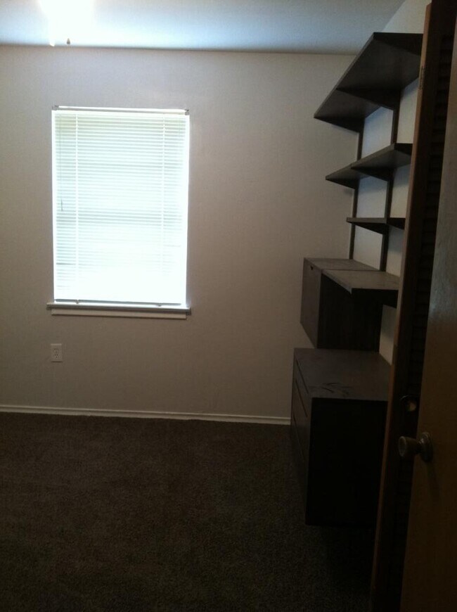 Building Photo - 3 Bedroom House in Carrollton, TX