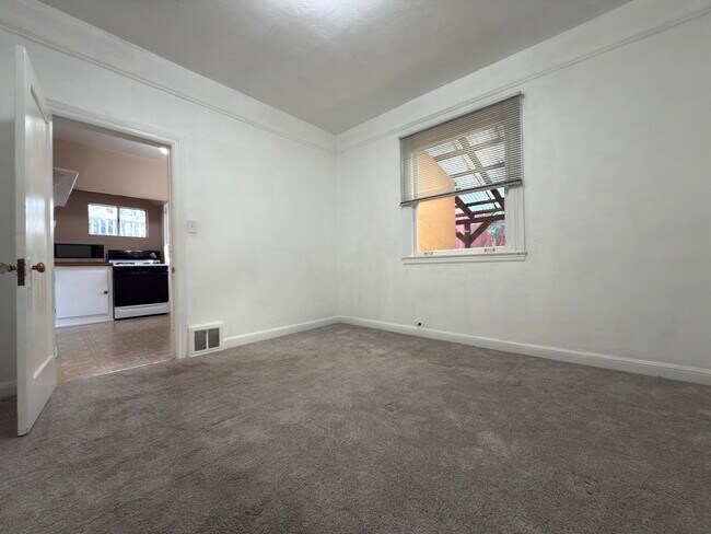 Building Photo - 160 San Benito Rd