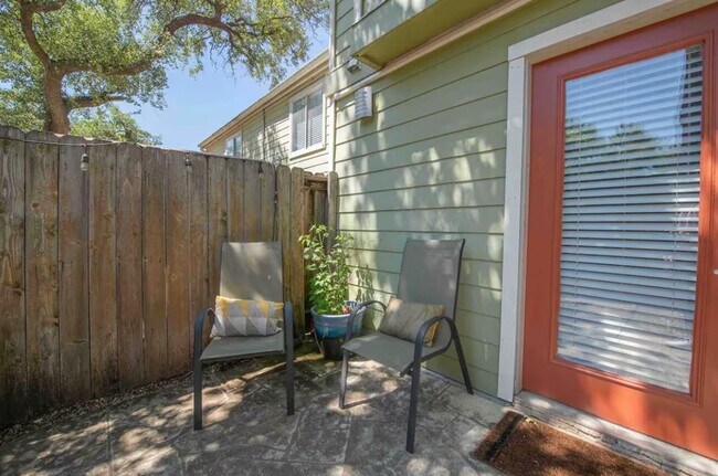 Building Photo - 3601 Menchaca Rd