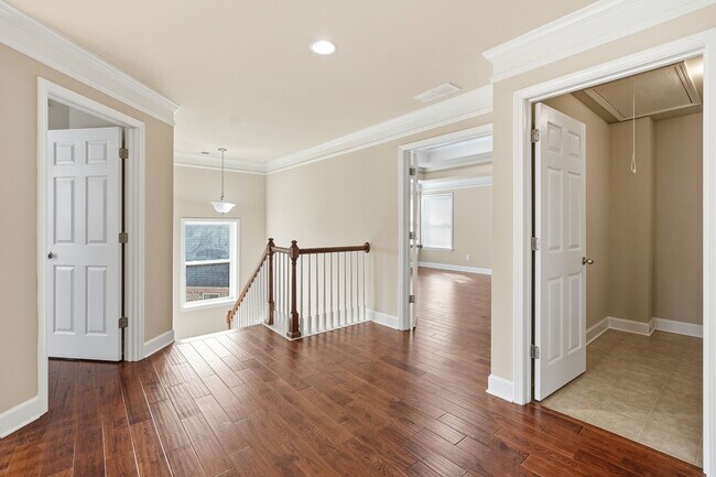 Building Photo - 10012 Park Sky Cir